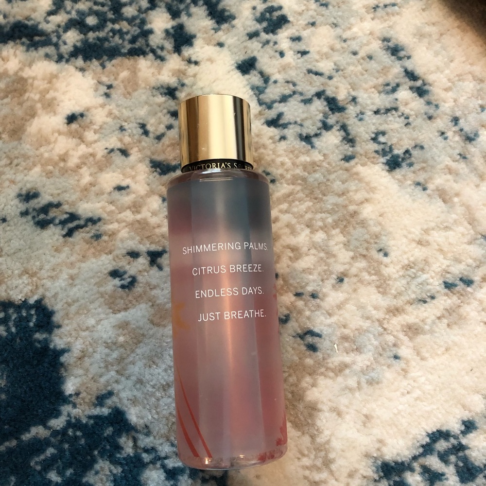 Victoria’s Secret Coral Sky Body Spray 🌸